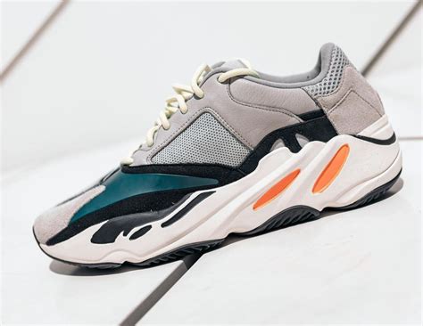 fake yeezy dad shoes|yeezy 700 black and grey.